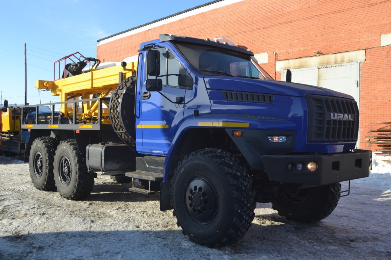УРБ-2А2 с телескопической мачтой на КАМАЗ-43118 с компрессором 4ВУ1-5/9